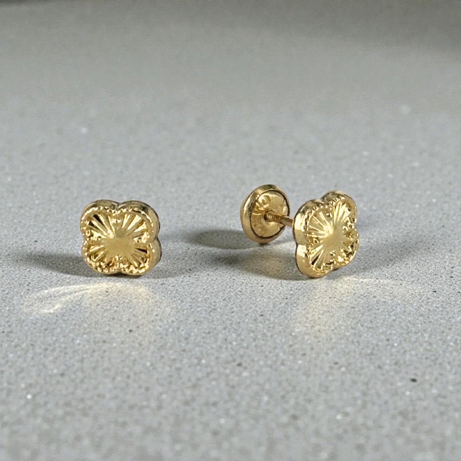 TOPO VAN CLEEF DORADO